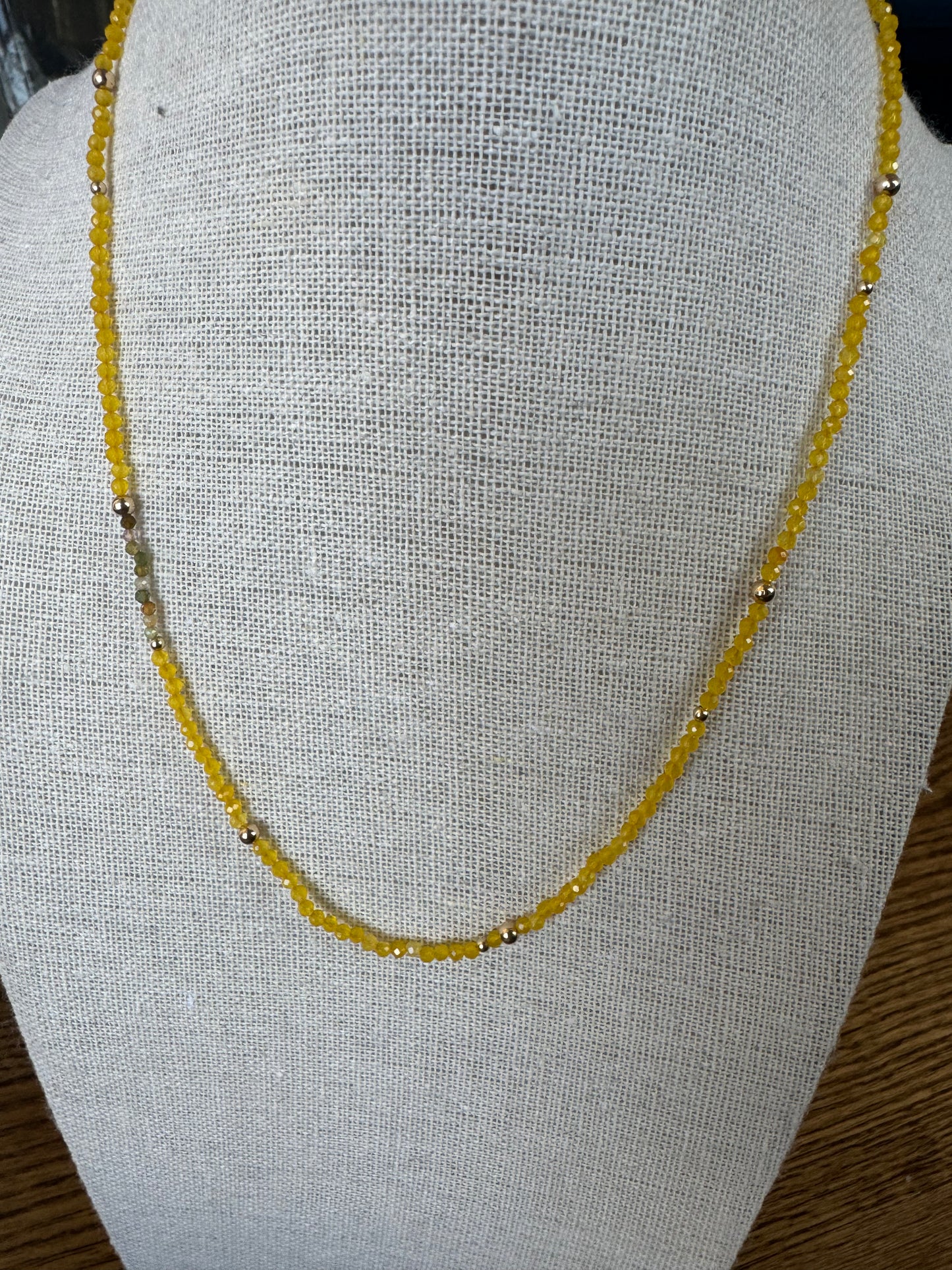 Yellow Jade Gloming Necklace